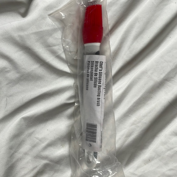 Pampered Chef Other - chefs silicone basting brush